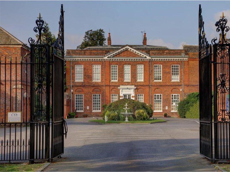 Baylis House Hotel Slough Exterior photo