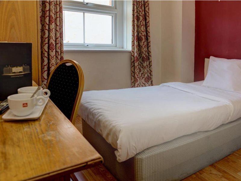 Baylis House Hotel Slough Exterior photo