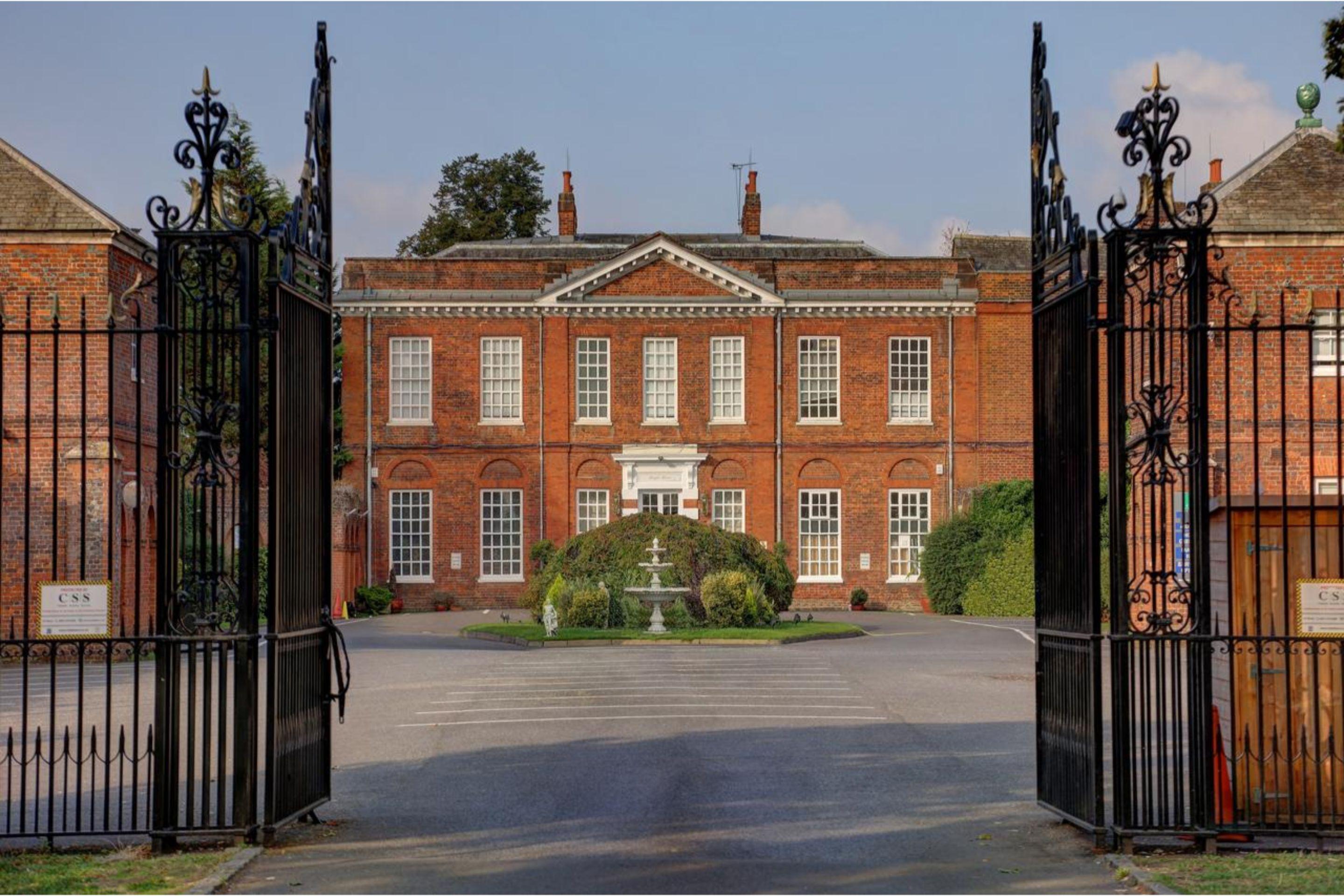 Baylis House Hotel Slough Exterior photo